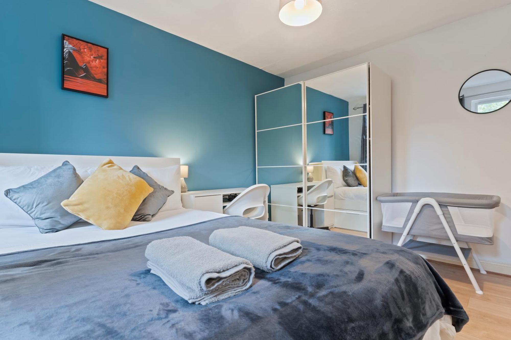 Lovely 4Br House In The City With Parking London Exterior foto